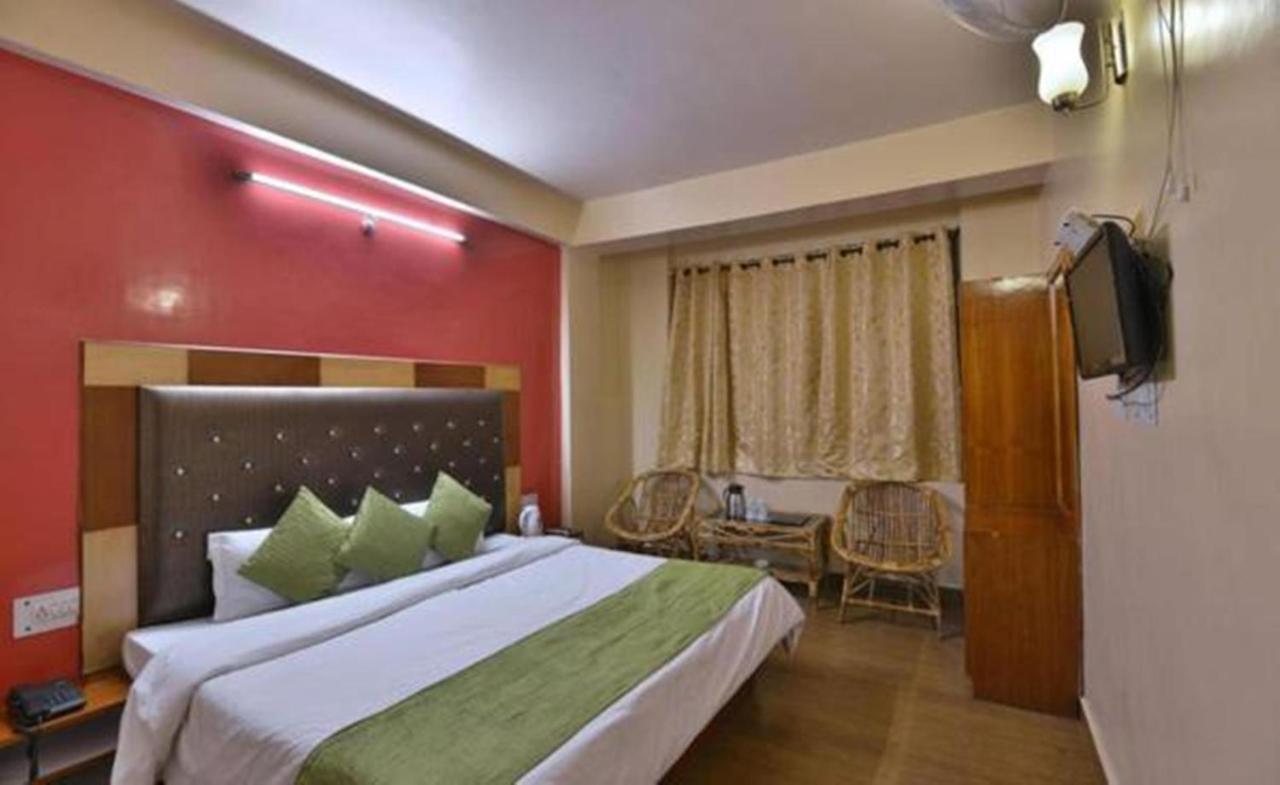 Harmony Purple Mall Road Hotel Shimla Bagian luar foto